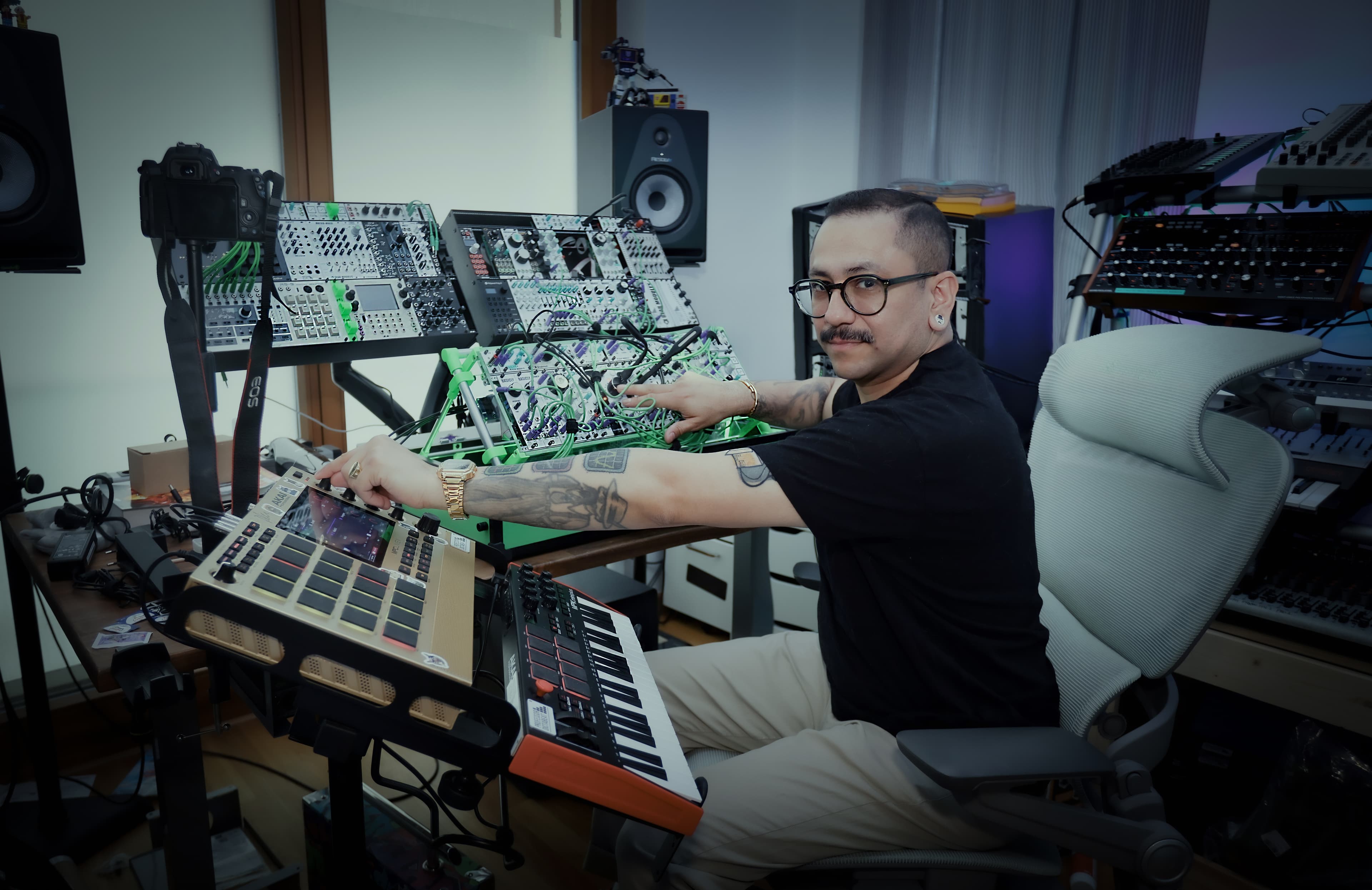 Professor Dictabeat at his hardware setup